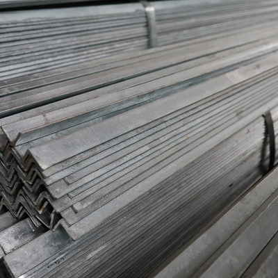 Couche en acier galvanisée laminée à chaud de zinc de profil de cornière avec la catégorie AISI 6mm