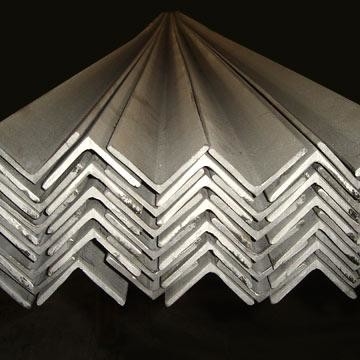 Le zinc a peint le profil Q235 0.8mm laminé à chaud galvanisé de barres d'aciers d'angle