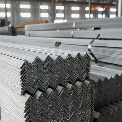 Le zinc a peint le profil Q235 0.8mm laminé à chaud galvanisé de barres d'aciers d'angle