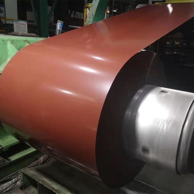 La couleur en acier galvanisée enduite d'une première couche de peinture de bobine de PPGI a enduit couvrir le petit pain 1250mm de feuille
