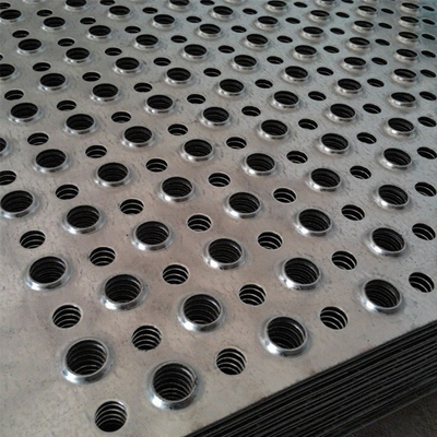 ASTM 304 a perforé le plat laminé à chaud de feuille d'acier inoxydable autour du trou 10mm