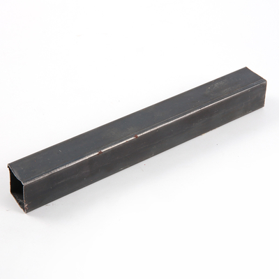 La tuyauterie noire 2 x 2 de place de fer d'AiSi 2.5mm a galvanisé le tube JIS de place
