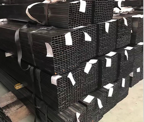 Tube carré noir de place galvanisé par 8.2m de longueur de tuyauterie en métal d'ERW