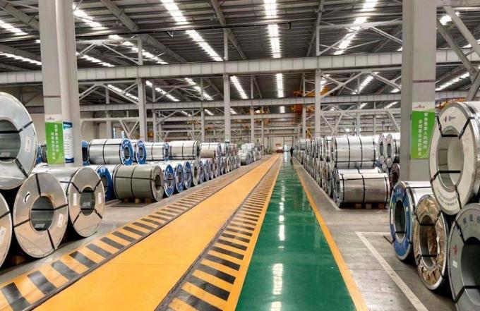 La vente chaude directe d'usine a enduit la bobine d'une première couche de peinture en acier galvanisée